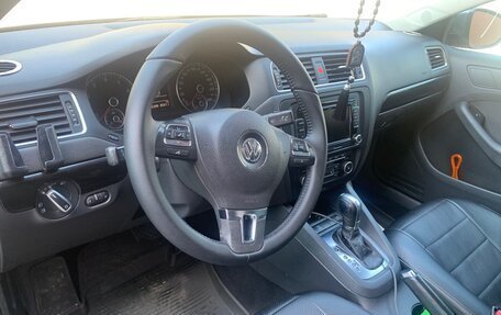 Volkswagen Jetta VI, 2012 год, 990 000 рублей, 8 фотография