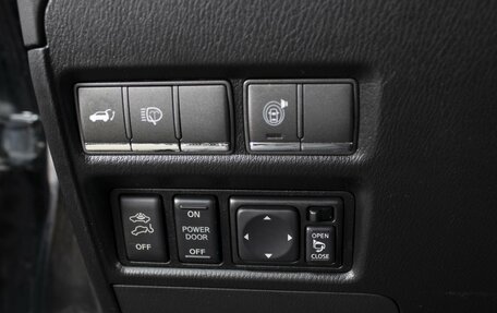 Nissan Patrol, 2011 год, 1 940 000 рублей, 18 фотография