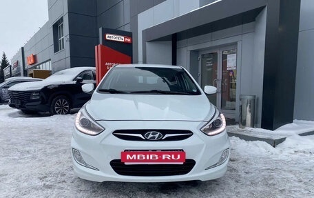 Hyundai Solaris II рестайлинг, 2013 год, 967 200 рублей, 2 фотография
