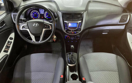 Hyundai Solaris II рестайлинг, 2013 год, 967 200 рублей, 15 фотография