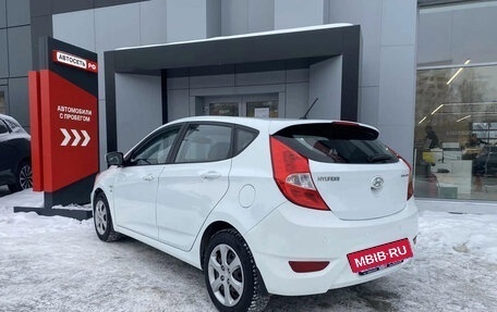 Hyundai Solaris II рестайлинг, 2013 год, 967 200 рублей, 19 фотография