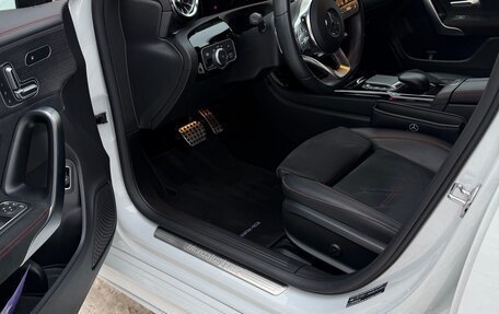 Mercedes-Benz CLA, 2022 год, 4 000 000 рублей, 5 фотография