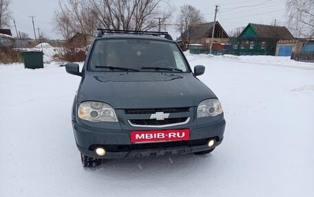 Chevrolet Niva I рестайлинг, 2017 год, 580 000 рублей, 3 фотография