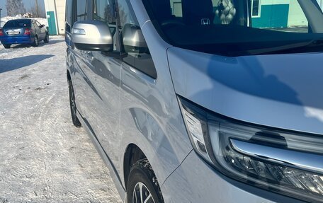 Honda Stepwgn IV, 2019 год, 2 100 000 рублей, 2 фотография