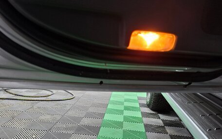 Toyota Land Cruiser Prado 150 рестайлинг 2, 2013 год, 2 888 888 рублей, 9 фотография