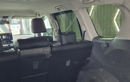 Toyota Land Cruiser Prado 150 рестайлинг 2, 2013 год, 2 888 888 рублей, 28 фотография