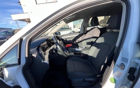 Volkswagen Golf VIII, 2022 год, 2 172 000 рублей, 7 фотография