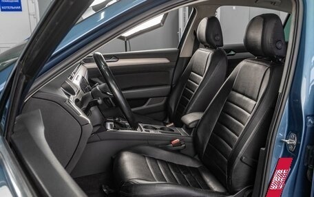 Volkswagen Passat B8 рестайлинг, 2017 год, 1 899 000 рублей, 13 фотография