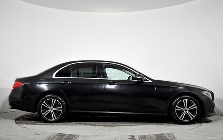 Mercedes-Benz E-Класс, 2020 год, 2 550 000 рублей, 4 фотография