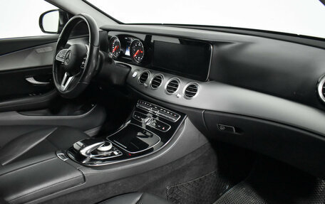 Mercedes-Benz E-Класс, 2020 год, 2 550 000 рублей, 14 фотография