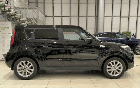 KIA Soul II рестайлинг, 2018 год, 1 785 000 рублей, 8 фотография