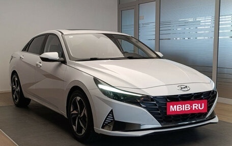 Hyundai Elantra, 2020 год, 2 100 000 рублей, 3 фотография