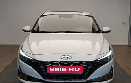 Hyundai Elantra, 2020 год, 2 100 000 рублей, 2 фотография