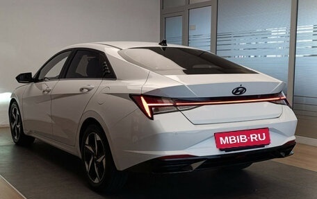 Hyundai Elantra, 2020 год, 2 100 000 рублей, 6 фотография