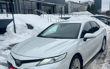 Toyota Camry, 2019 год, 2 750 000 рублей, 1 фотография