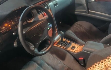 Mercedes-Benz E-Класс, 1997 год, 300 000 рублей, 9 фотография