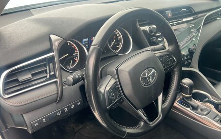 Toyota Camry, 2019 год, 2 750 000 рублей, 4 фотография