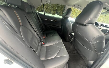 Toyota Camry, 2019 год, 2 750 000 рублей, 8 фотография