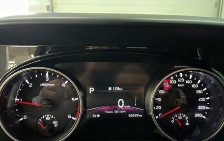 KIA Carnival, 2021 год, 3 890 000 рублей, 25 фотография