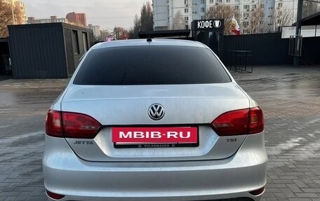 Volkswagen Jetta VI, 2011 год, 800 000 рублей, 5 фотография
