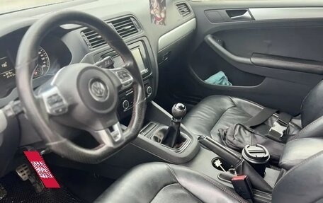 Volkswagen Jetta VI, 2011 год, 800 000 рублей, 10 фотография