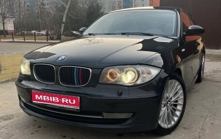 BMW 1 серия, 2009 год, 990 000 рублей, 1 фотография