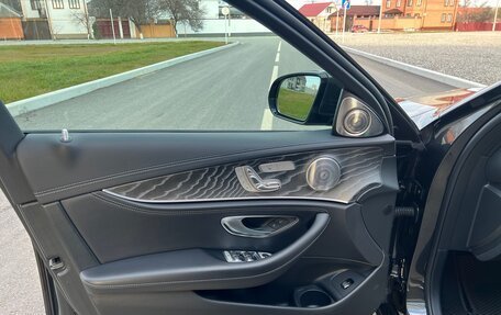 Mercedes-Benz E-Класс, 2021 год, 5 500 000 рублей, 9 фотография
