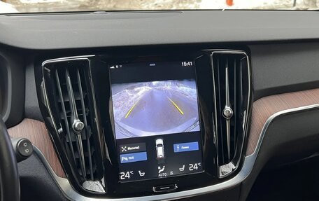 Volvo V60 Cross Country II, 2020 год, 3 600 000 рублей, 21 фотография