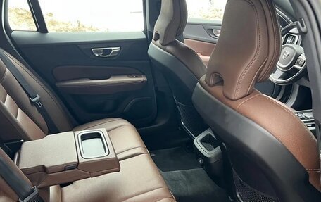 Volvo V60 Cross Country II, 2020 год, 3 600 000 рублей, 28 фотография