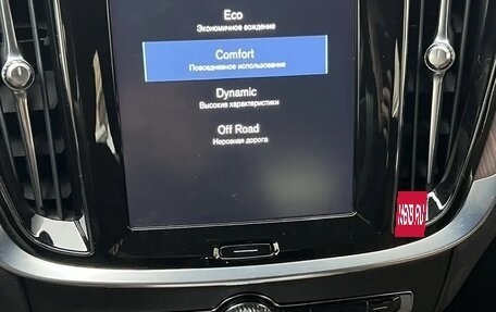 Volvo V60 Cross Country II, 2020 год, 3 600 000 рублей, 16 фотография