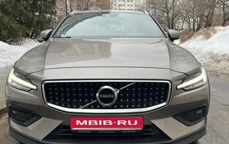Volvo V60 Cross Country II, 2020 год, 3 600 000 рублей, 25 фотография