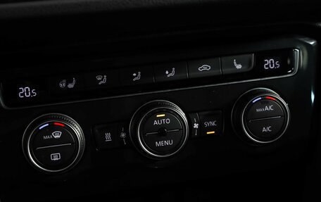 Volkswagen Tiguan II, 2017 год, 2 349 000 рублей, 16 фотография