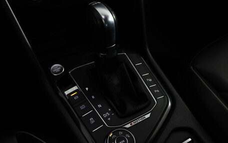 Volkswagen Tiguan II, 2017 год, 2 349 000 рублей, 18 фотография