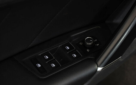 Volkswagen Tiguan II, 2017 год, 2 349 000 рублей, 22 фотография