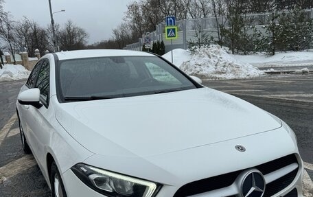 Mercedes-Benz A-Класс, 2019 год, 2 050 000 рублей, 2 фотография