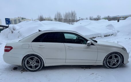 Mercedes-Benz E-Класс, 2011 год, 1 180 000 рублей, 4 фотография