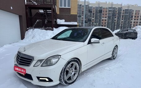 Mercedes-Benz E-Класс, 2011 год, 1 180 000 рублей, 2 фотография