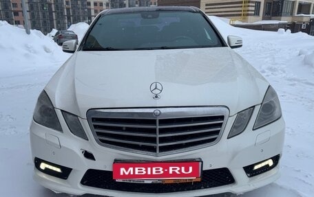 Mercedes-Benz E-Класс, 2011 год, 1 180 000 рублей, 3 фотография