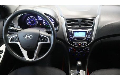 Hyundai Solaris II рестайлинг, 2013 год, 825 000 рублей, 9 фотография
