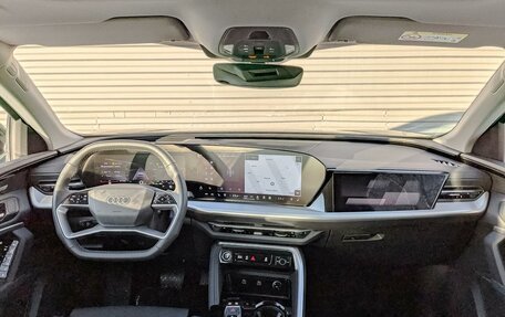 Audi Q5, 2025 год, 9 000 000 рублей, 10 фотография