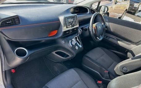 Toyota Sienta II, 2021 год, 1 118 000 рублей, 13 фотография