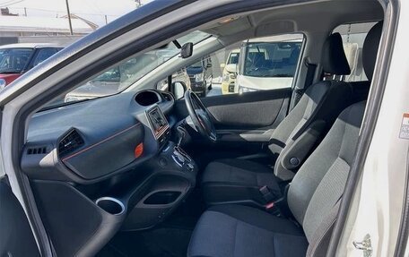 Toyota Sienta II, 2021 год, 1 118 000 рублей, 14 фотография