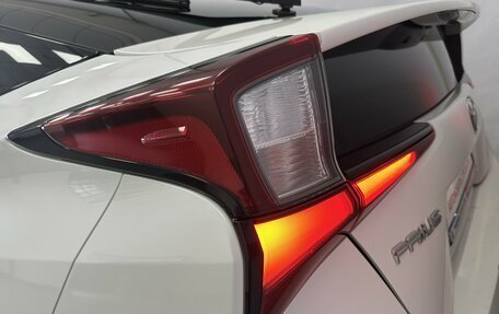 Toyota Prius IV XW50, 2019 год, 2 200 000 рублей, 23 фотография