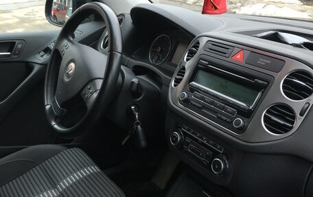 Volkswagen Tiguan I, 2010 год, 870 000 рублей, 3 фотография