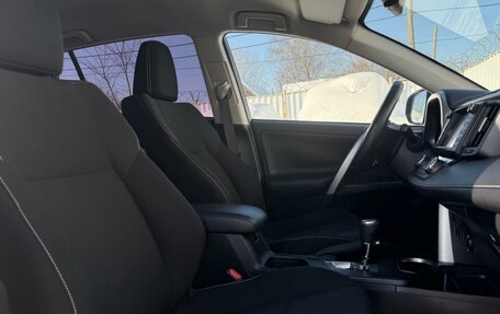 Toyota RAV4, 2018 год, 2 599 000 рублей, 10 фотография