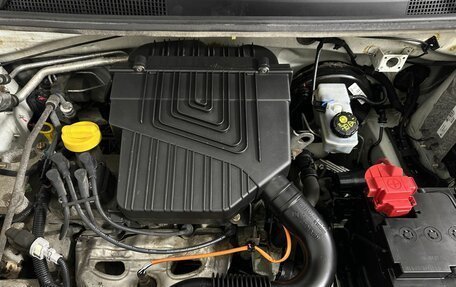 Renault Logan II, 2019 год, 750 000 рублей, 17 фотография