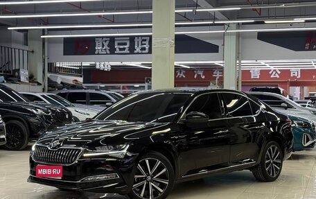 Skoda Superb III рестайлинг, 2025 год, 2 700 400 рублей, 1 фотография