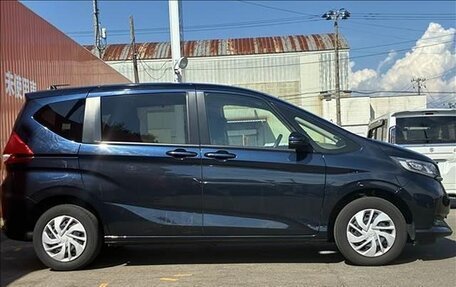 Honda Freed II, 2022 год, 1 250 000 рублей, 6 фотография