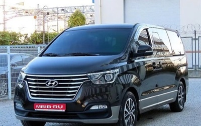 Hyundai Grand Starex Grand Starex I рестайлинг 2, 2018 год, 2 400 000 рублей, 1 фотография