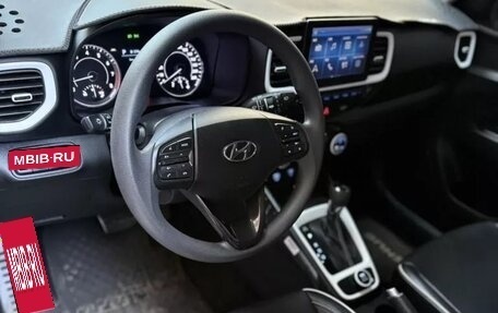 Hyundai Venue I, 2022 год, 1 300 000 рублей, 16 фотография